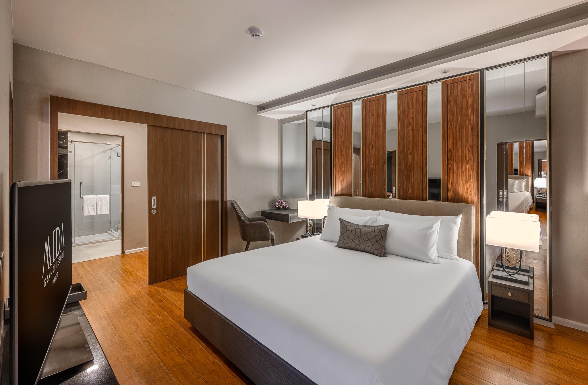 Mida Grande Resort Phuket Exteriör bild
